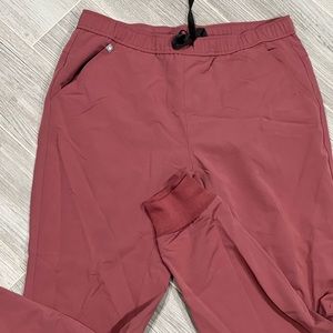 FIGS- men’s large scrub joggers- MAUVE